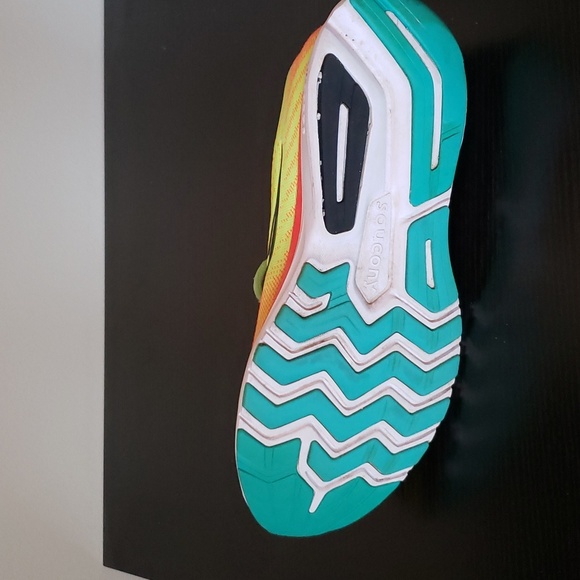 Saucony Ride 13 Powerrun Pre-owned sz10. Wear on left shoe pictured. - Picture 7 of 11